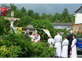 Bittprozession um den Kleinen Berg an Pfingstmontag (Foto: Karl-Franz Thiede)